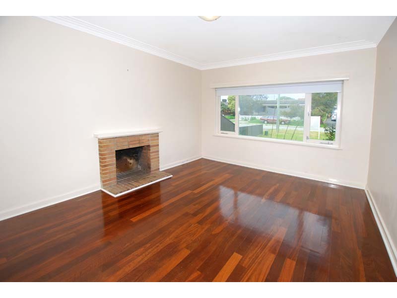 5 Simper Crescent, White Gum Valley WA 6162