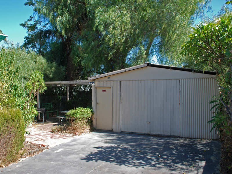 1 Skeahan Street, Spearwood WA 6163