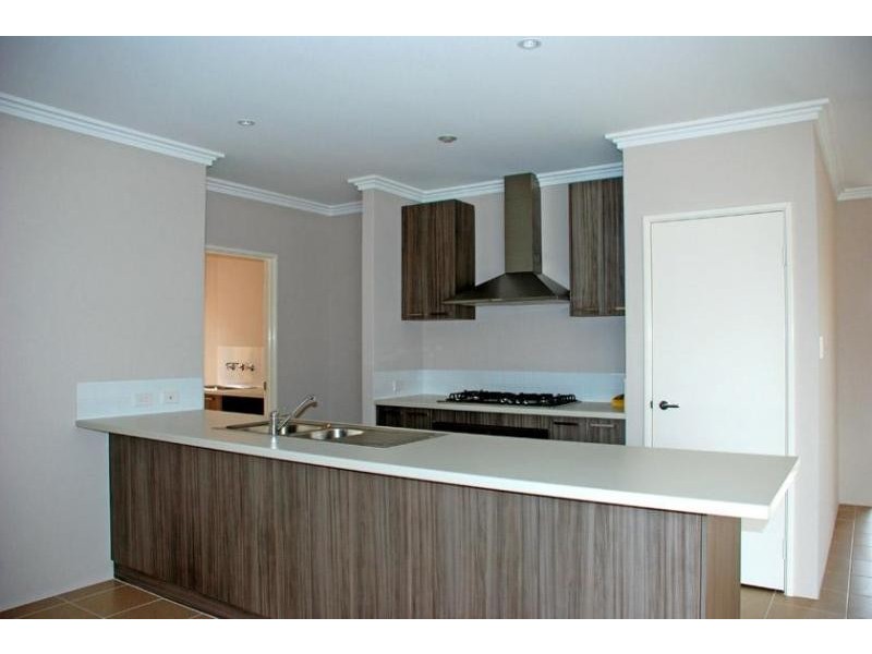 3/9 Parnell Way, Canning Vale WA 6155