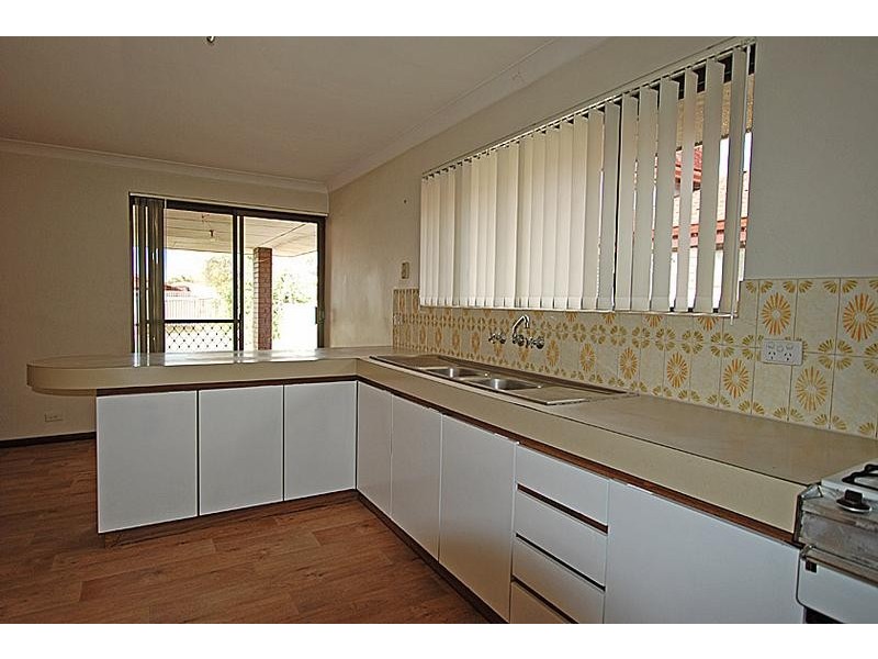 8 Iandra Loop, Willetton WA 6155