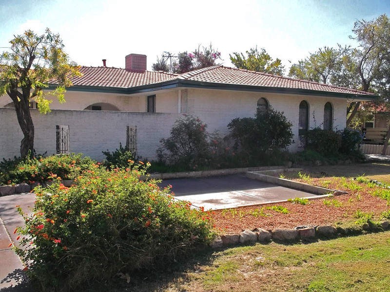 14 Lorenzo Street, Thornlie WA 6108