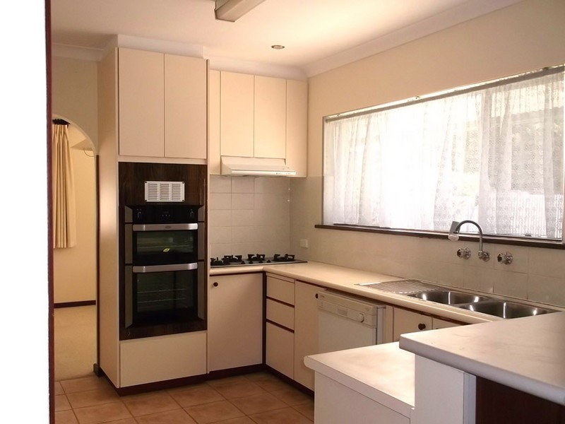 14 Lorenzo Street, Thornlie WA 6108