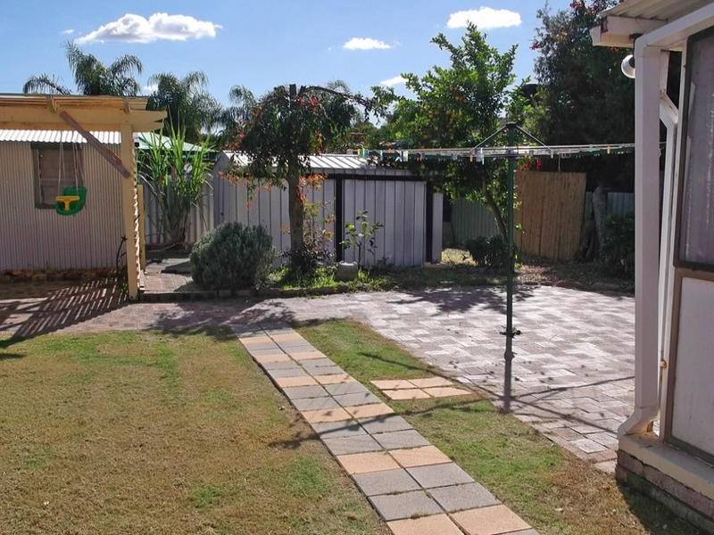 14 Lorenzo Street, Thornlie WA 6108