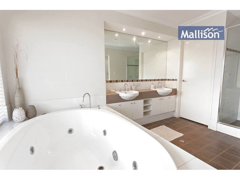 3 Dianella Road, Hammond Park WA 6164