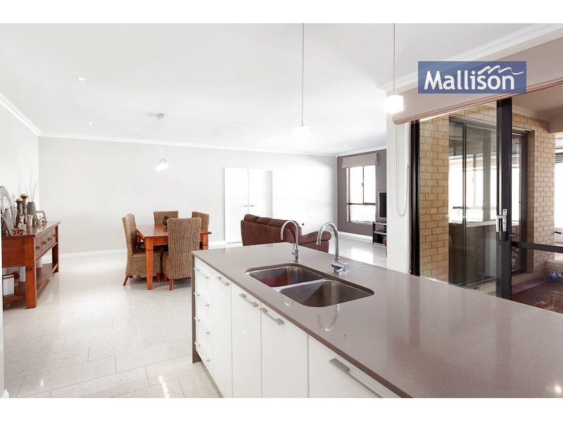 3 Dianella Road, Hammond Park WA 6164