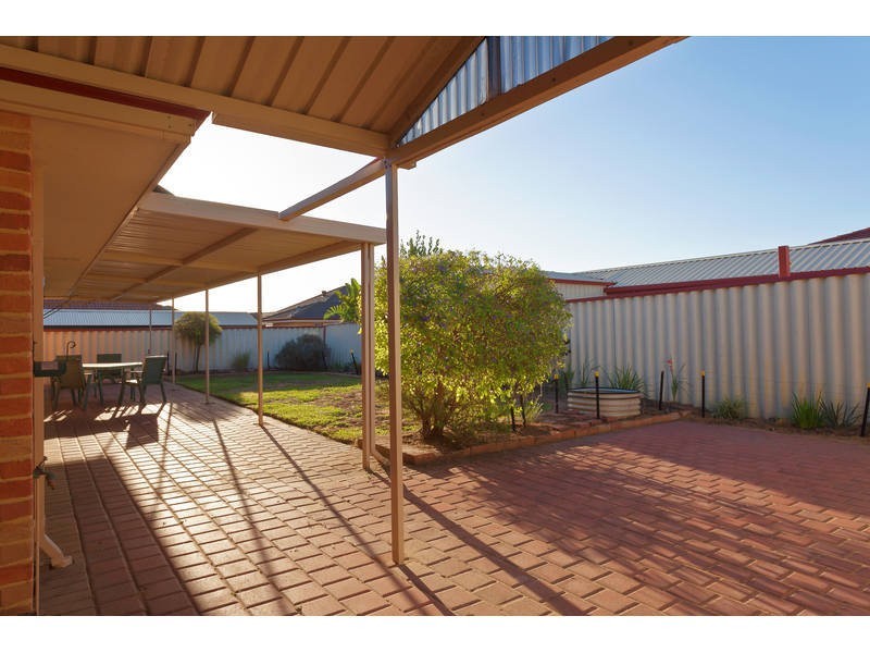 24 Wauhop Circle, Beeliar WA 6164