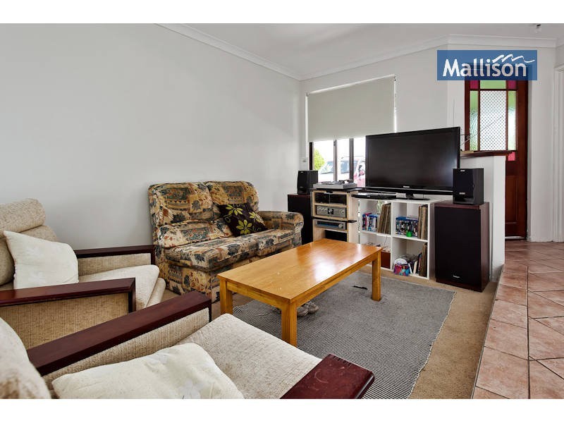 8 Flowerwood Way, Huntingdale WA 6110