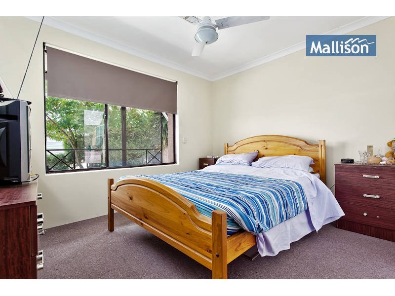 8 Flowerwood Way, Huntingdale WA 6110