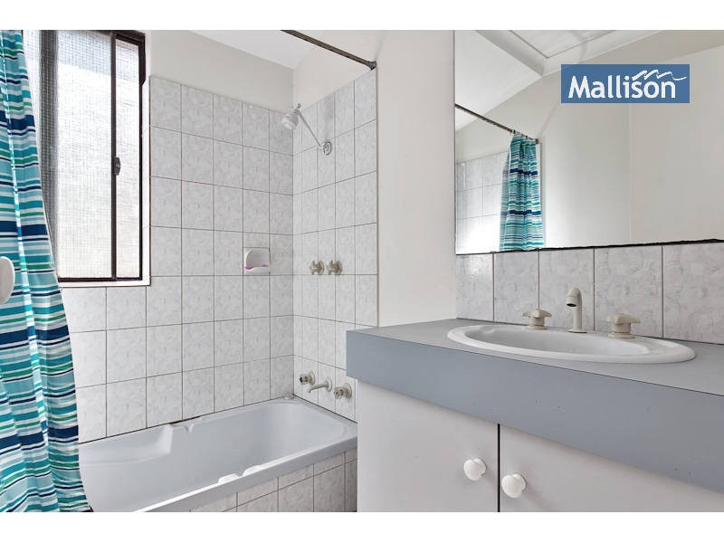 8 Flowerwood Way, Huntingdale WA 6110