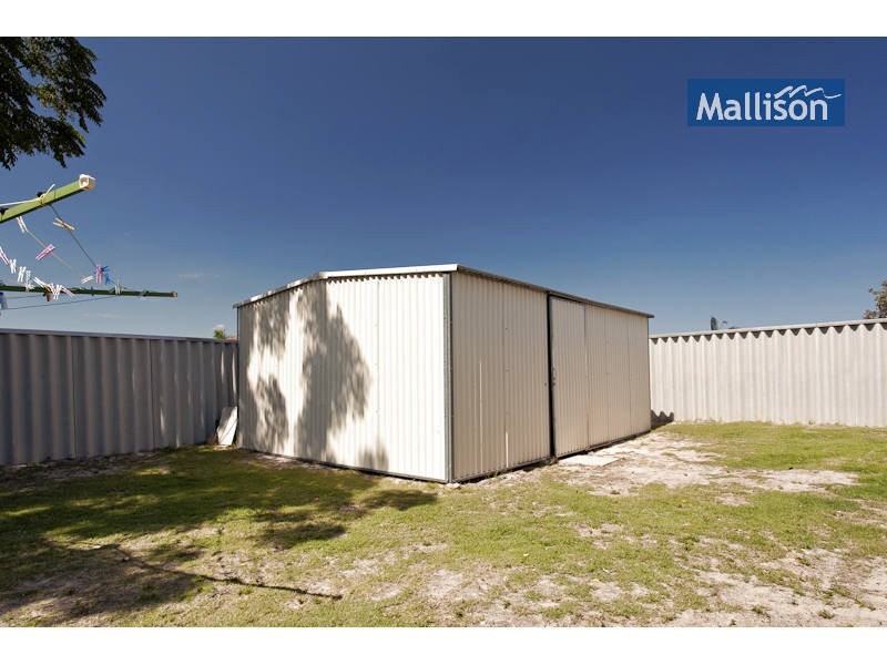 8 Flowerwood Way, Huntingdale WA 6110