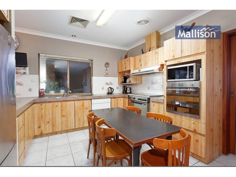 2 Merrifield Circle, Leeming WA 6149