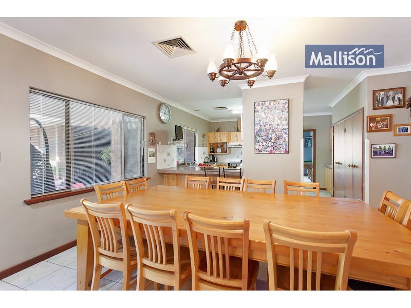 2 Merrifield Circle, Leeming WA 6149