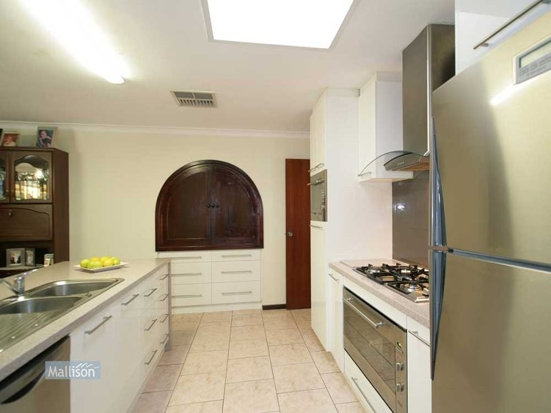 29 Bardwell Street, Thornlie WA 6108