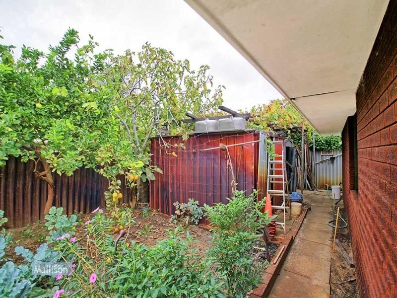 29 Bardwell Street, Thornlie WA 6108