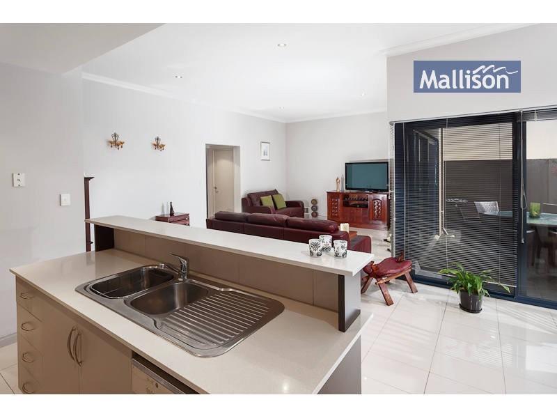 6 Thelma Street, Como WA 6152