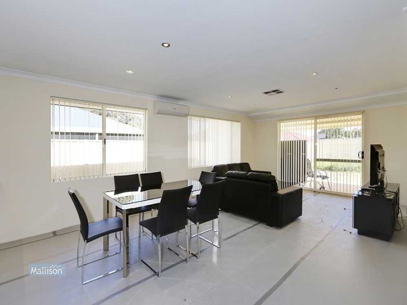 6 Escalona Turn, Seville Grove WA 6112