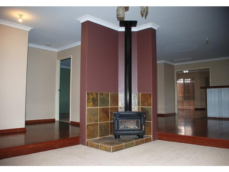 7 Coolbarro Lane, Redcliffe WA 6104