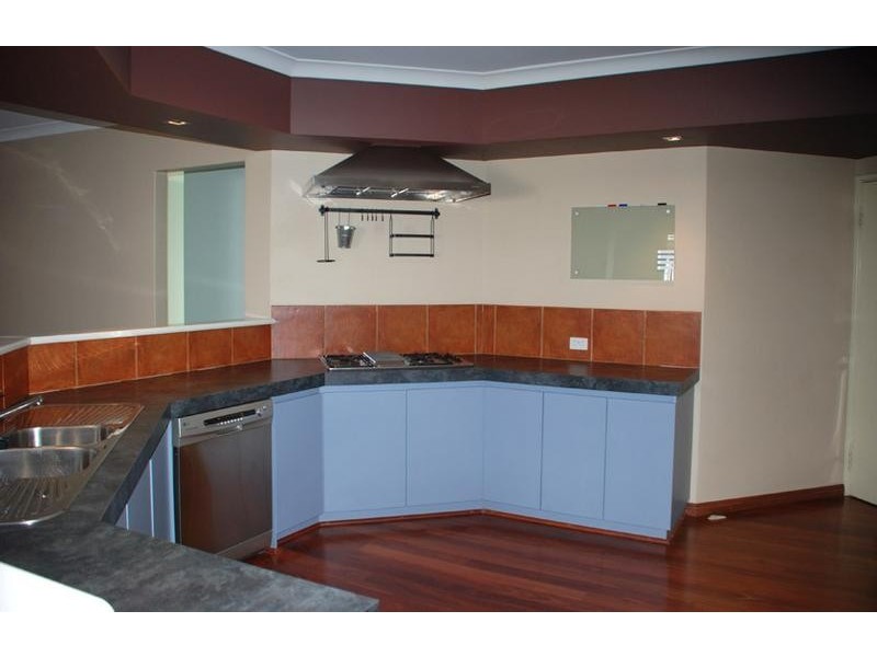 7 Coolbarro Lane, Redcliffe WA 6104