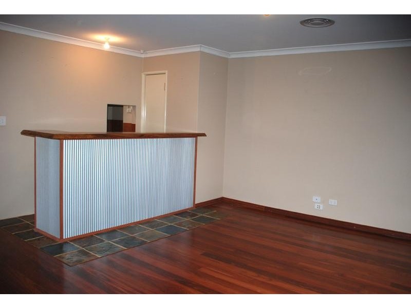 7 Coolbarro Lane, Redcliffe WA 6104