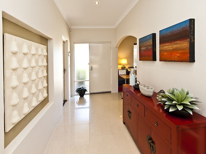 8 Leicester Crescent, Canning Vale WA 6155