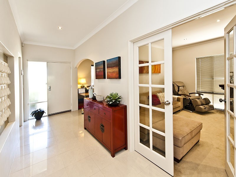 8 Leicester Crescent, Canning Vale WA 6155