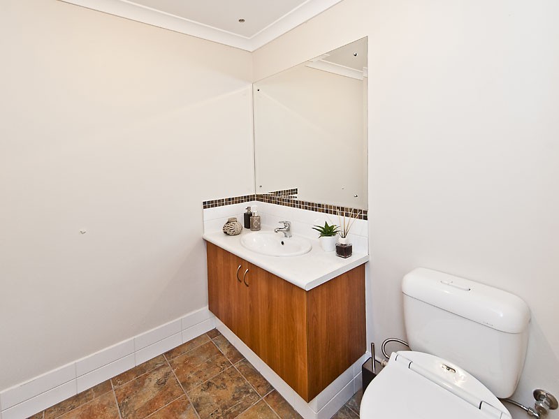 8 Leicester Crescent, Canning Vale WA 6155