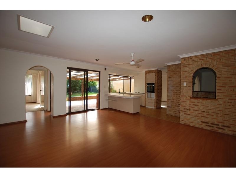 8 Damepattie Drive, Willetton WA 6155