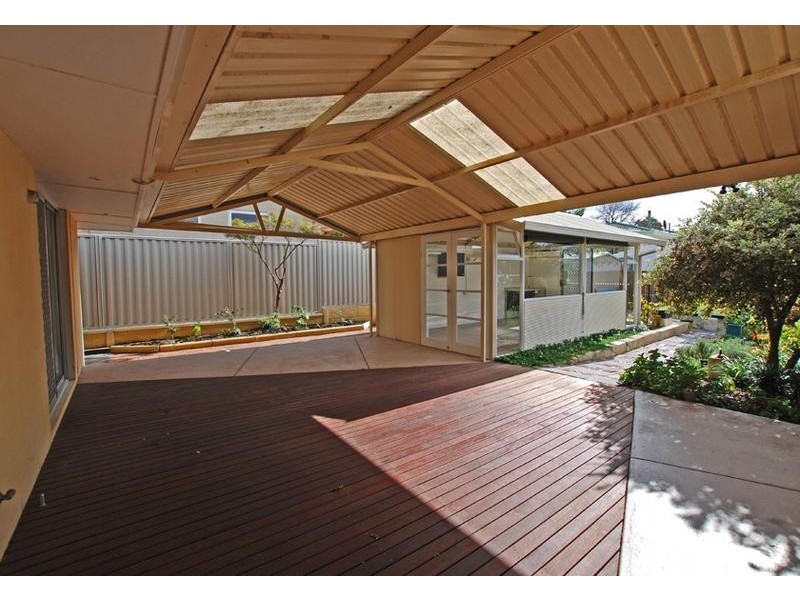 A/8 Rankin Way, Booragoon WA 6154