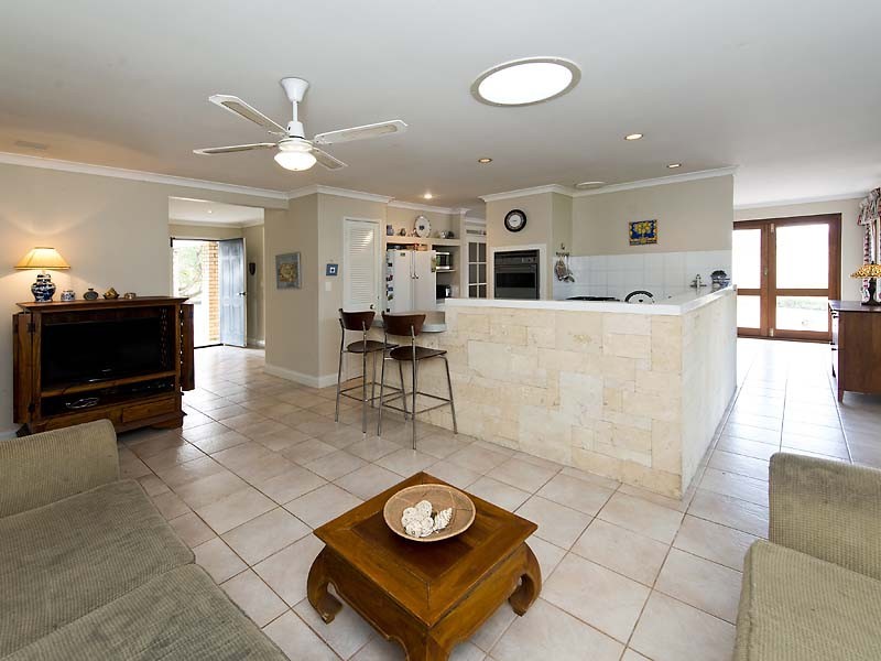 3 Delphi Place, Coogee WA 6166