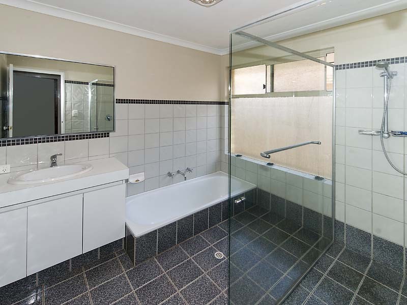 3 Delphi Place, Coogee WA 6166