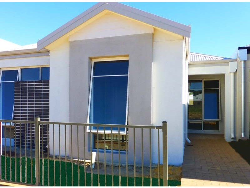 81 Bellas Circuit, Piara Waters WA 6112