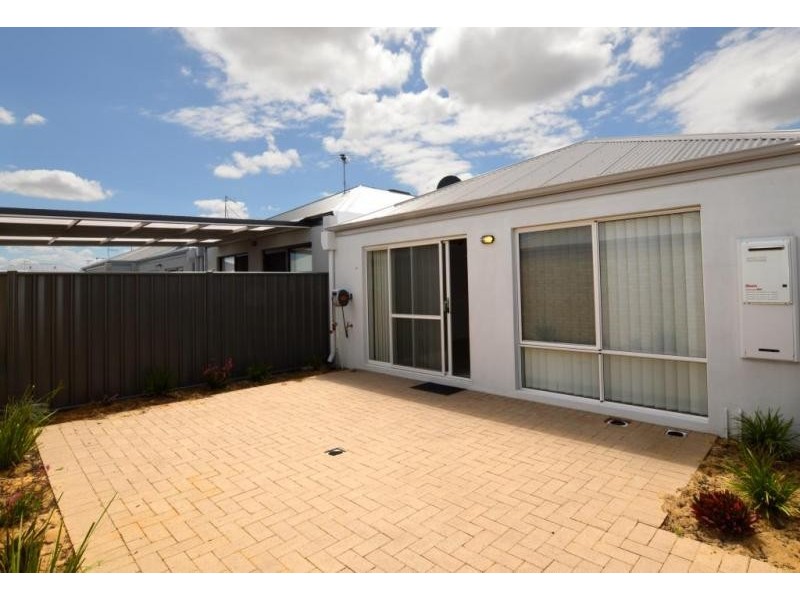 81 Bellas Circuit, Piara Waters WA 6112