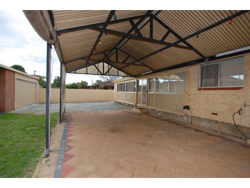 23 Loris Way, Kardinya WA 6163