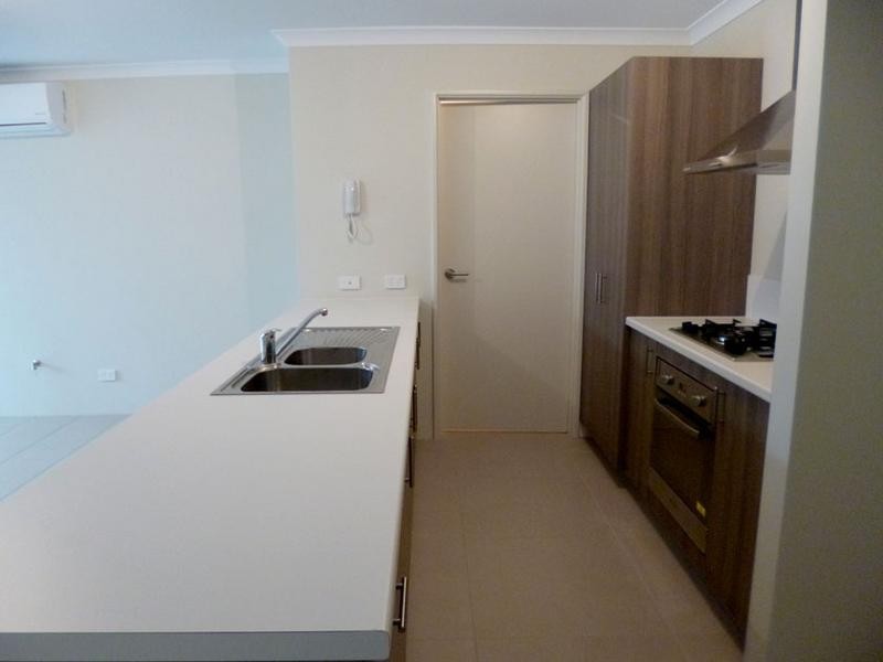 11/148 Railway Parade, Queens Park WA 6107