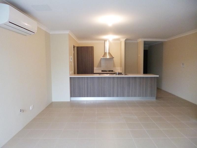 11/148 Railway Parade, Queens Park WA 6107