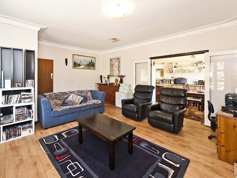 31 Armstrong Road, Kelmscott WA 6111