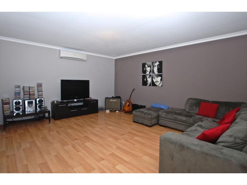 35 Camden Boulevard, Aubin Grove WA 6164