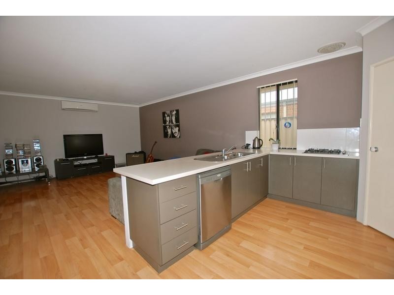 35 Camden Boulevard, Aubin Grove WA 6164