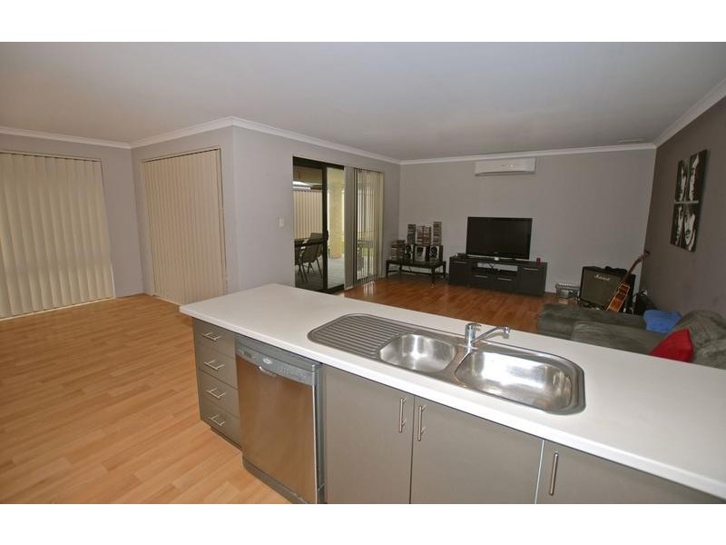 35 Camden Boulevard, Aubin Grove WA 6164