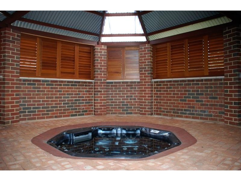 7 Coolbarro Lane, Redcliffe WA 6104