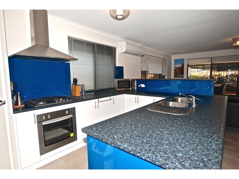 34 Amalfi Way, Canning Vale WA 6155