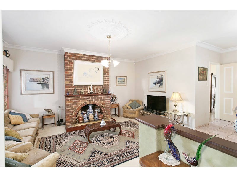 2 Discovery Drive, Thornlie WA 6108