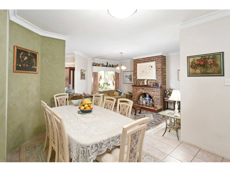 2 Discovery Drive, Thornlie WA 6108