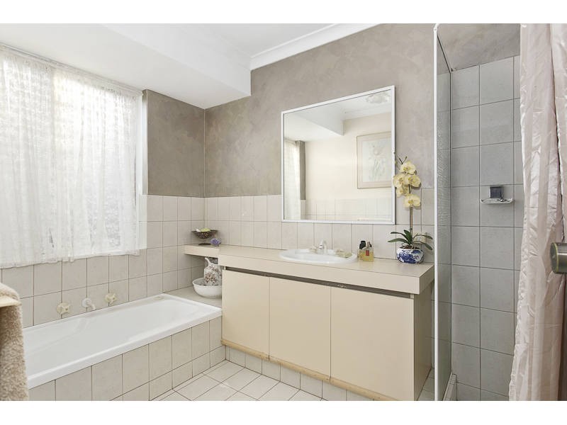 2 Discovery Drive, Thornlie WA 6108