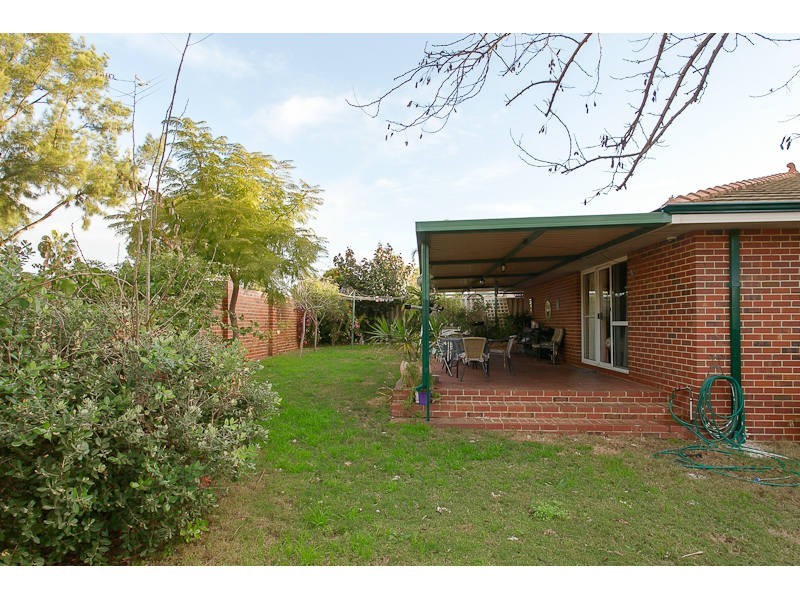 2 Discovery Drive, Thornlie WA 6108