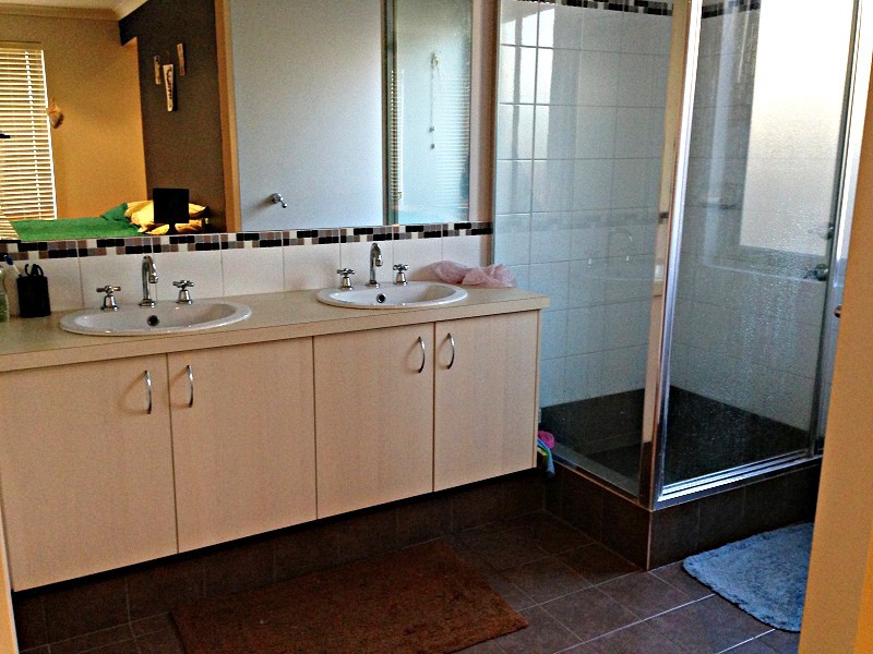 48 Dumbarton Road, Canning Vale WA 6155