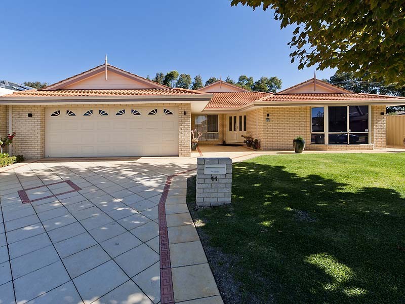44 Pebble Bush Drive, Canning Vale WA 6155