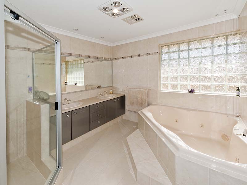 44 Pebble Bush Drive, Canning Vale WA 6155