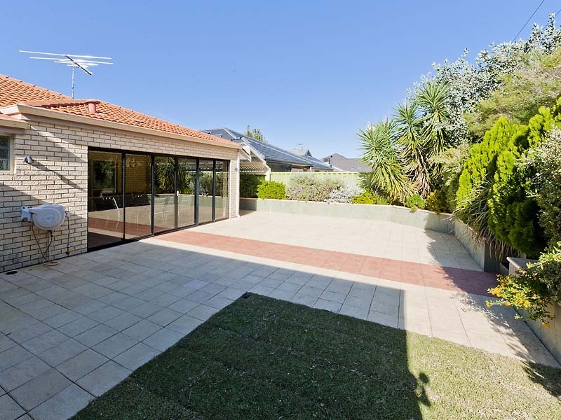44 Pebble Bush Drive, Canning Vale WA 6155
