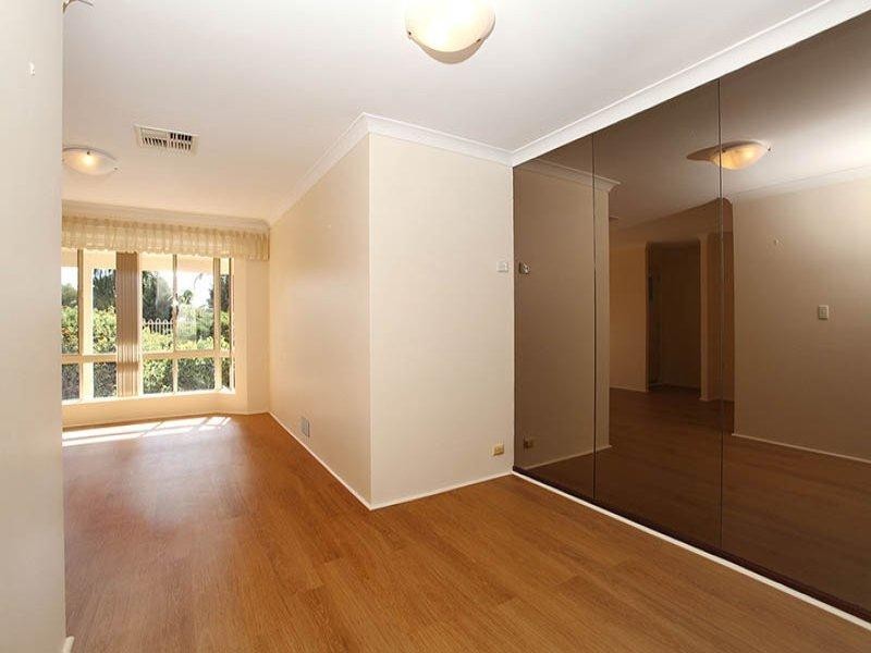 4 Explorer Drive, Thornlie WA 6108